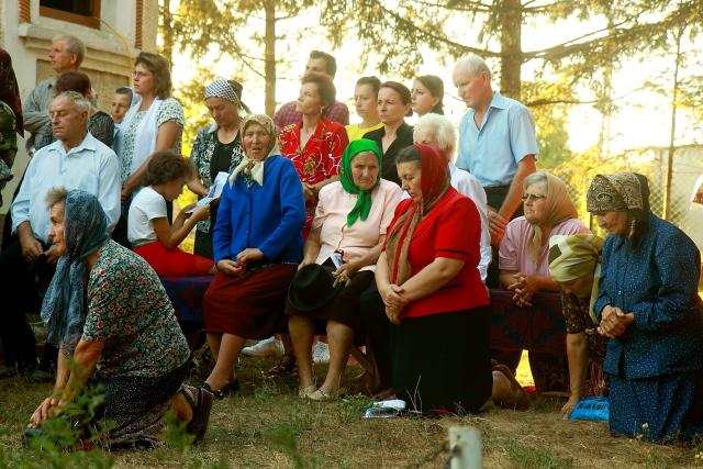 Bucurie duhovnicească lângă moaştele Sfântului Mare Mucenic Teodor Tiron