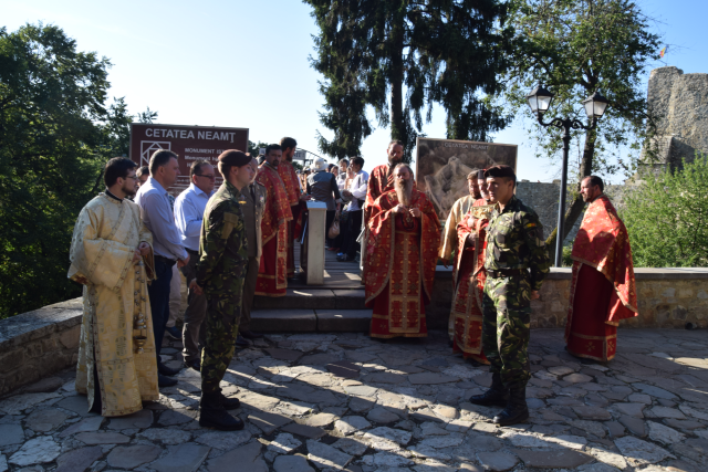 Liturghie arhierească, în cadrul pelerinajului pedestru „Pe urmele sfinţilor nemţeni”
