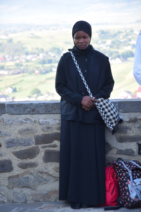 Liturghie arhierească, în cadrul pelerinajului pedestru „Pe urmele sfinţilor nemţeni”