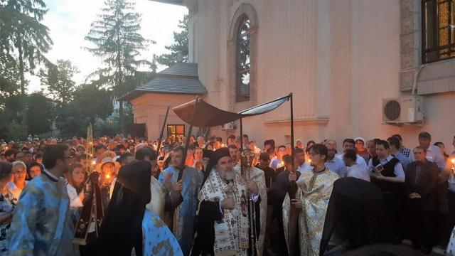 Prohodul Maicii Domnului la Biserica Precista Mare din Roman