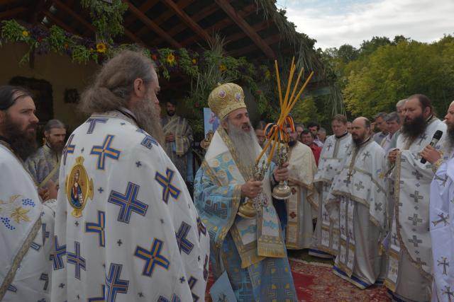 Sărbătoarea Adormirii Maicii Domnului  ‒ liturghie arhierească la hramul Mănăstirii Cozancea (Botoșani)