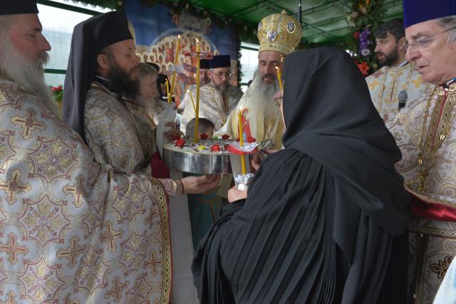 Liturghie arhierească la hramul Mănăstirii Văratec ‒ cinstirea Sfântului Iosif de la Văratec