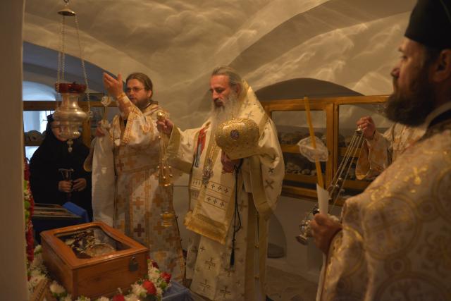 Liturghie arhierească la hramul Mănăstirii Văratec ‒ cinstirea Sfântului Iosif de la Văratec