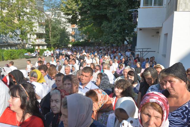 3000 de credincioşi au participat la sfințirea bisericii „Sfântul Antonie cel Mare” din Botoșani