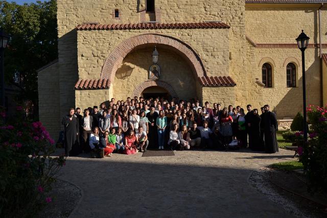 120 de tineri din Arhiepiscopia Iașilor au plecat spre București, la Întâlnirea Tinerilor Ortodocși din Toată Lumea