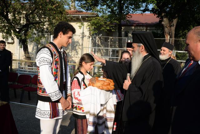 IPS Mitropolit Teofan, prezent în Piatra Neamţ la deschiderea anului şcolar