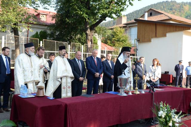 IPS Mitropolit Teofan, prezent în Piatra Neamţ la deschiderea anului şcolar