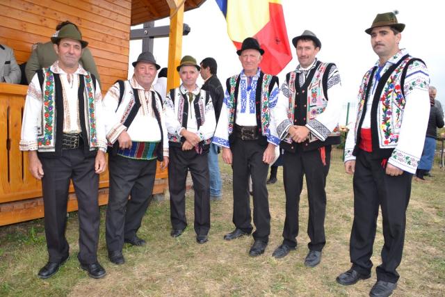 Paraclisul din Corni, sfinţit de PS Calinic Botoşăneanul