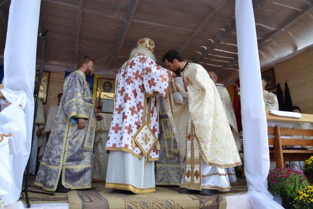 Paraclisul din Corni, sfinţit de PS Calinic Botoşăneanul