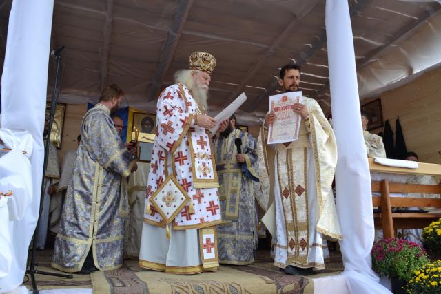 Paraclisul din Corni, sfinţit de PS Calinic Botoşăneanul