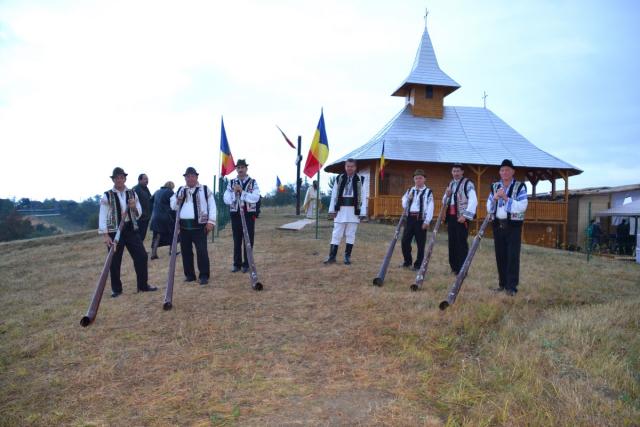 Paraclisul din Corni, sfinţit de PS Calinic Botoşăneanul