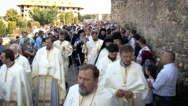 Sute de credincioși la hramul mănăstirii Hadâmbu