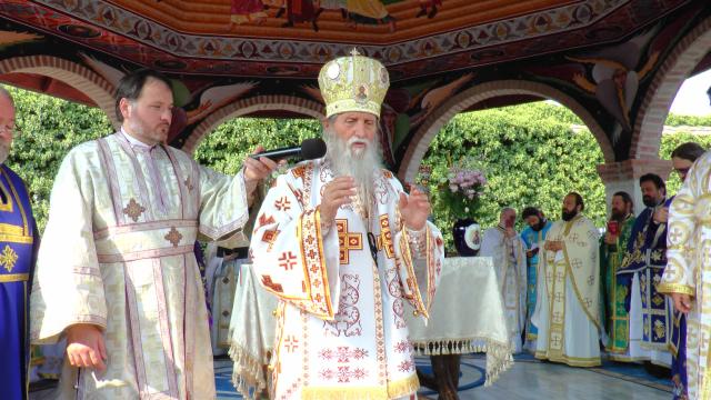 Brâul Maicii Domnului, adus la hramul Mănăstirii Râșca