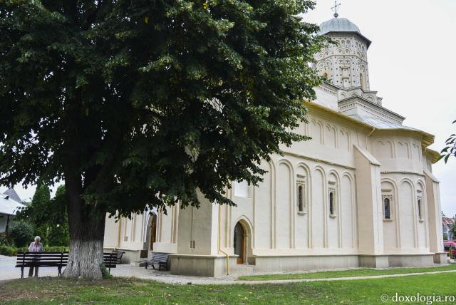 Mănăstirea Stelea din inima orașului Târgoviște (galerie FOTO)