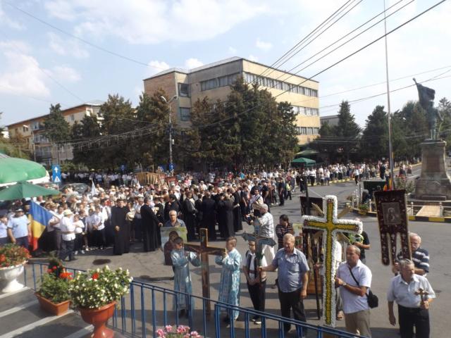 Manifestări religioase şi militare în cinstea Sfintei Cruci