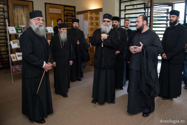 În cadrul vizitei la Mănăstirea Putna, Patriarhul Antiohiei a sfințit racla Sfântului Ierarh Iacob Putneanul