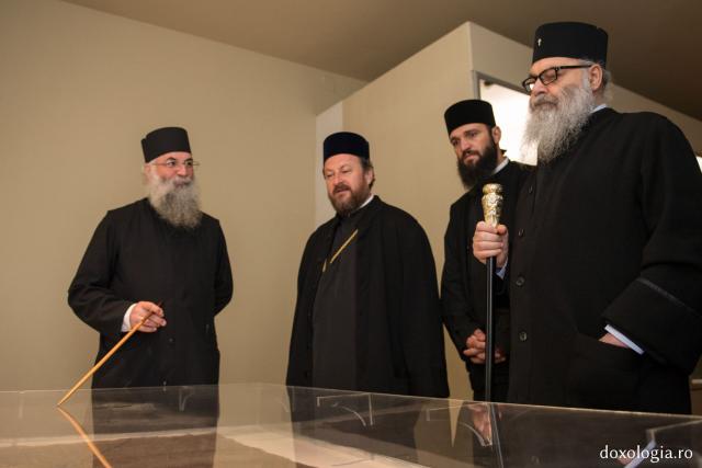 În cadrul vizitei la Mănăstirea Putna, Patriarhul Antiohiei a sfințit racla Sfântului Ierarh Iacob Putneanul