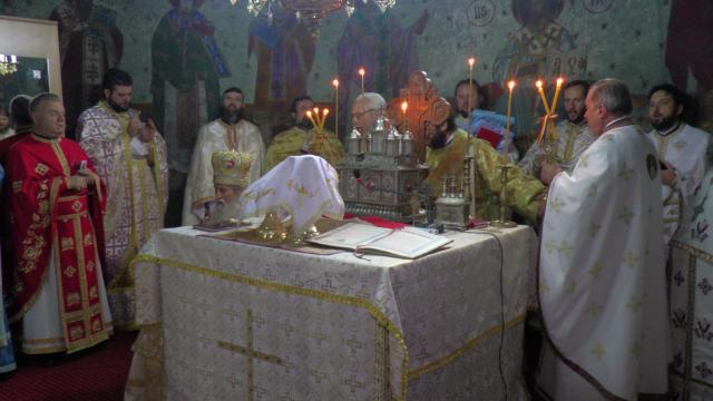 Sfântă Liturghie arhierească și sfințire de praznicar în Parohia Valea-Moldovei