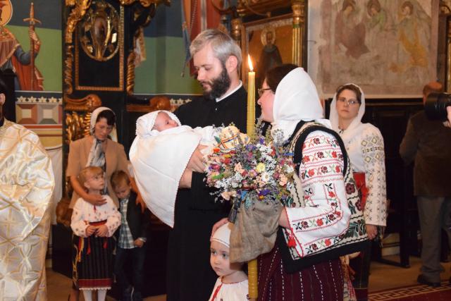 Slujba de încreștinare a pruncului Dimitrie Rusu, oficiată de IPS Mitropolit Teofan