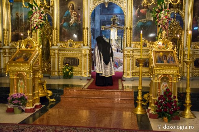 Priveghere în cinstea Sfântului Neofit Zăvorâtul, la Catedrala Mitropolitană (galerie FOTO)