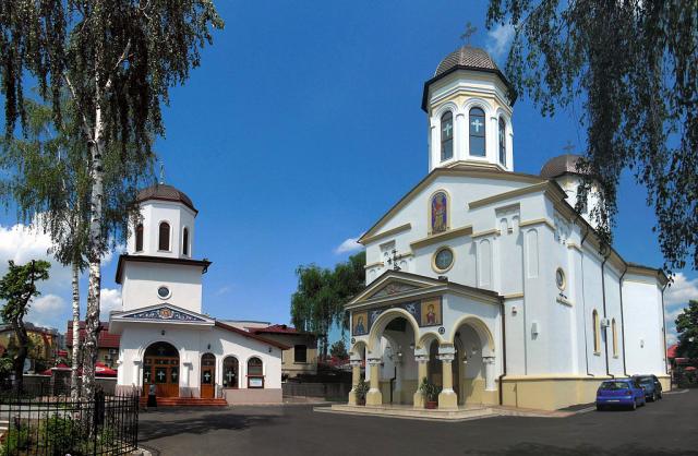 Procesiune în cinstea Sfintei Cuvioase Parascheva la Biserica „Sfântul Pantelimon” din Capitală