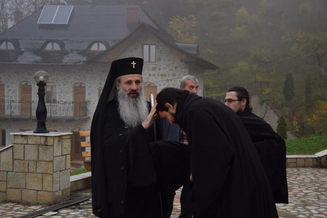 Sfântul Mare Mucenic Dimitrie, sărbătorit la Pângărați prin Liturghie arhierească