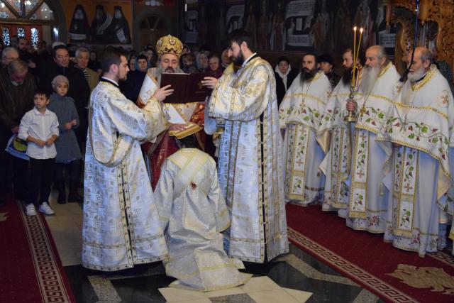 Sfântul Mare Mucenic Dimitrie, sărbătorit la Pângărați prin Liturghie arhierească