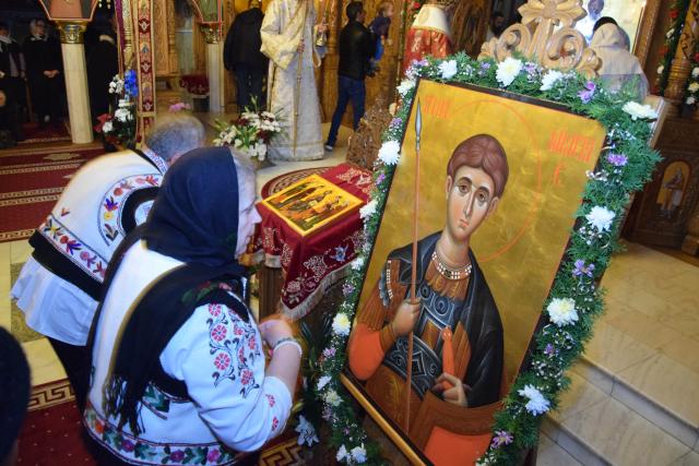 Sfântul Mare Mucenic Dimitrie, sărbătorit la Pângărați prin Liturghie arhierească