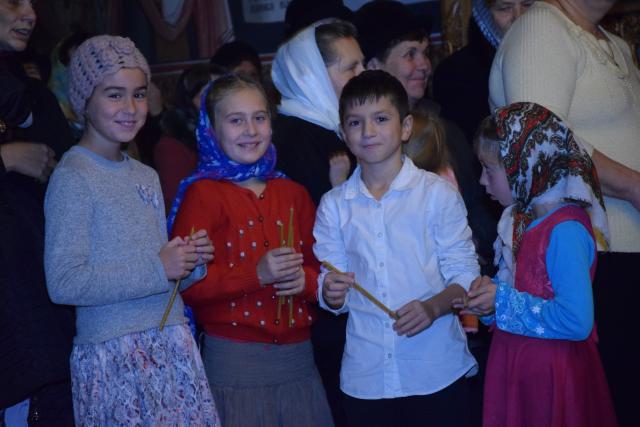 Sfântul Mare Mucenic Dimitrie, sărbătorit la Pângărați prin Liturghie arhierească