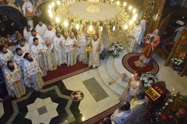 Sfântul Mare Mucenic Dimitrie, sărbătorit la Pângărați prin Liturghie arhierească