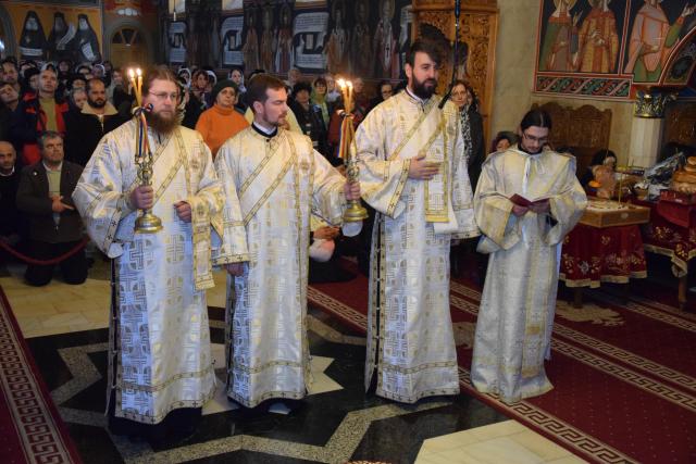 Sfântul Mare Mucenic Dimitrie, sărbătorit la Pângărați prin Liturghie arhierească