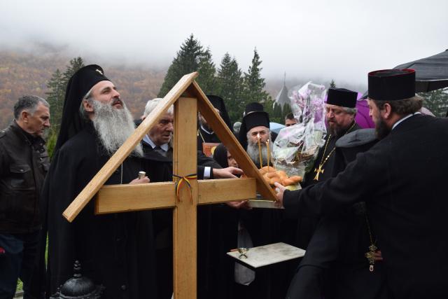 Sfântul Mare Mucenic Dimitrie, sărbătorit la Pângărați prin Liturghie arhierească