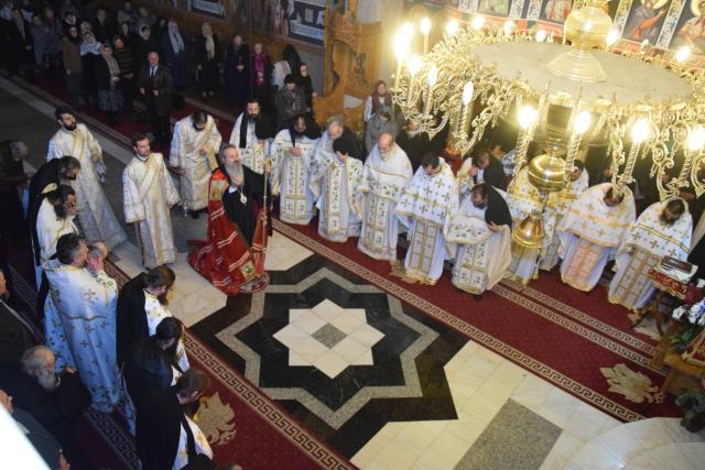 Sfântul Mare Mucenic Dimitrie, sărbătorit la Pângărați prin Liturghie arhierească
