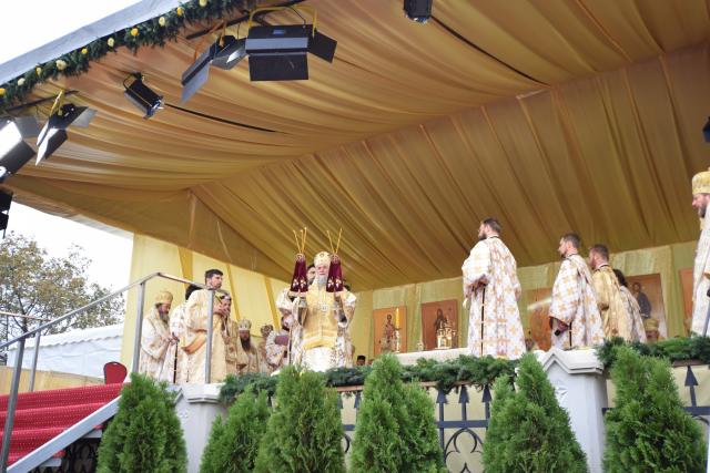 25 000 de pelerini, prezenți la Iași de ziua Sfintei Cuvioase Parascheva