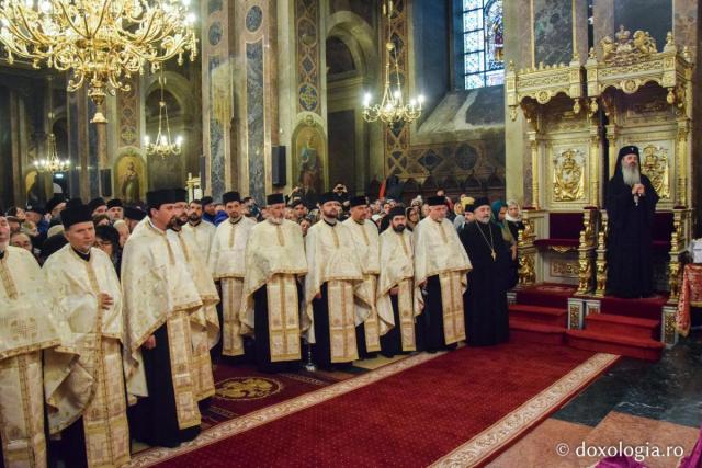 Moaştele Sfântului Cuvios Neofit Zăvorâtul au ajuns la Iași