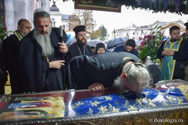 Moaştele Sfântului Cuvios Neofit Zăvorâtul au ajuns la Iași