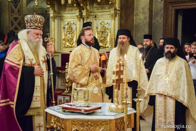 Moaştele Sfântului Cuvios Neofit Zăvorâtul au ajuns la Iași
