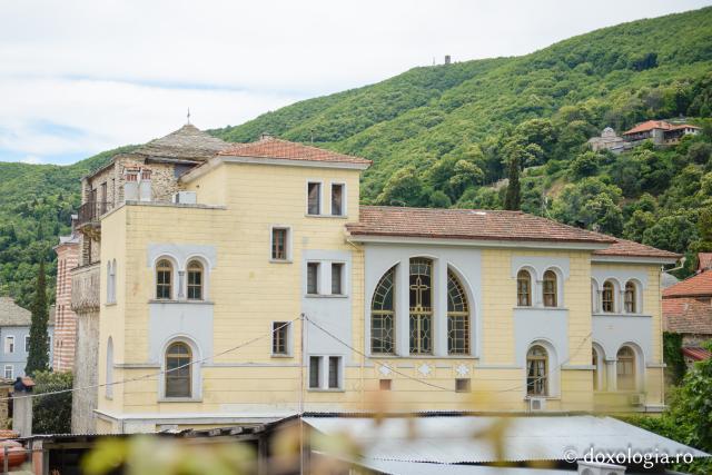 Clădirea Sfintei Chinotite din Muntele Athos
