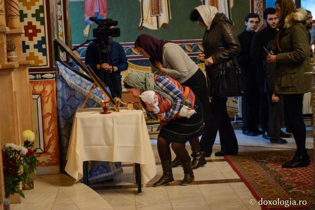 Părticele din moaștele Sfântului Cuvios Neofit Zăvorâtul vor rămâne la Iași