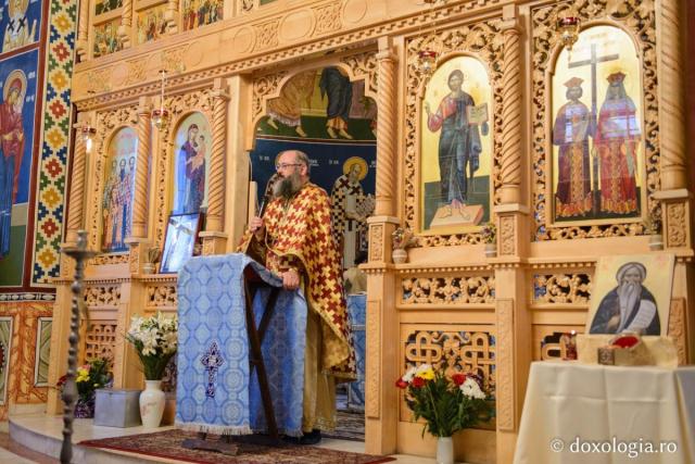 Părticele din moaștele Sfântului Cuvios Neofit Zăvorâtul vor rămâne la Iași