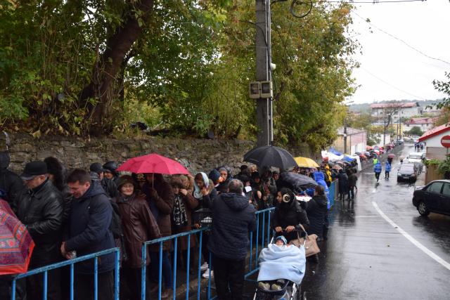 De ce vin pelerinii să se închine la moaștele Sfintei Cuvioase Parascheva?