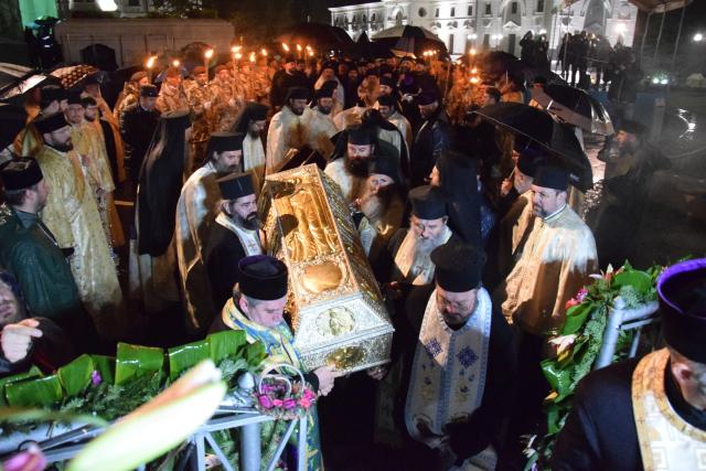 Prin frig și ploaie: pelerini din toată țara au străbătut „Calea Sfinților”