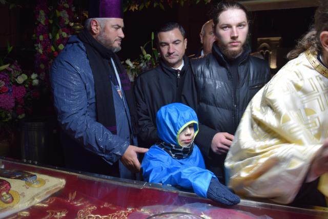 Prin frig și ploaie: pelerini din toată țara au străbătut „Calea Sfinților”