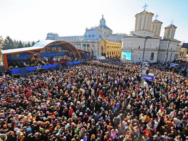 (Video) Rugăciune și bucurie la hramul Sfântului Dimitrie