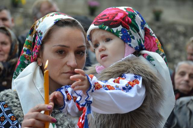 Sfințire de biserică la Piatra Șoimului, după 16 ani de lucrări