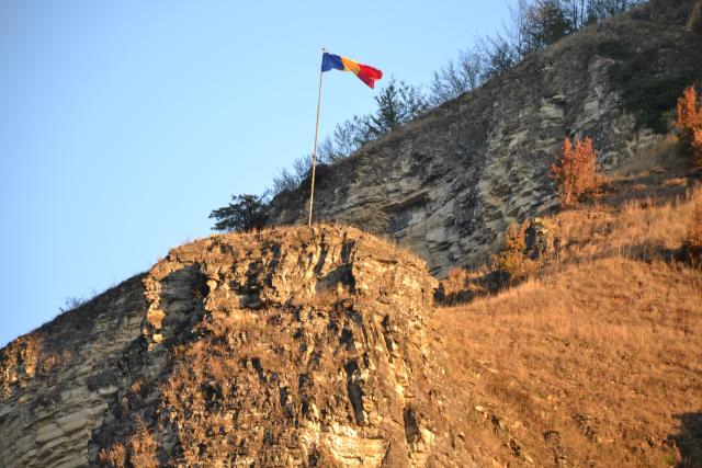 Sfințire de biserică la Piatra Șoimului, după 16 ani de lucrări