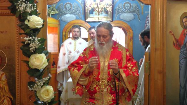 Vizită arhierească la bătrânii din aşezământul Mănăstirii Vatra Dornei