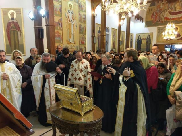 Moaştele Sfântului Cuvios Efrem cel Nou au fost aduse la Paraclisul Catedralei Mântuirii Neamului
