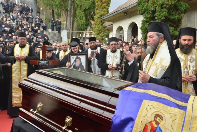 Î.P.S. Justinian Chira a fost înmormântat la Mănăstirea Rohia