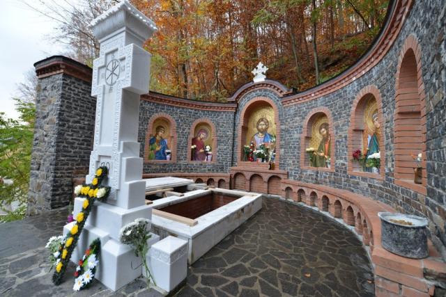 Î.P.S. Justinian Chira a fost înmormântat la Mănăstirea Rohia